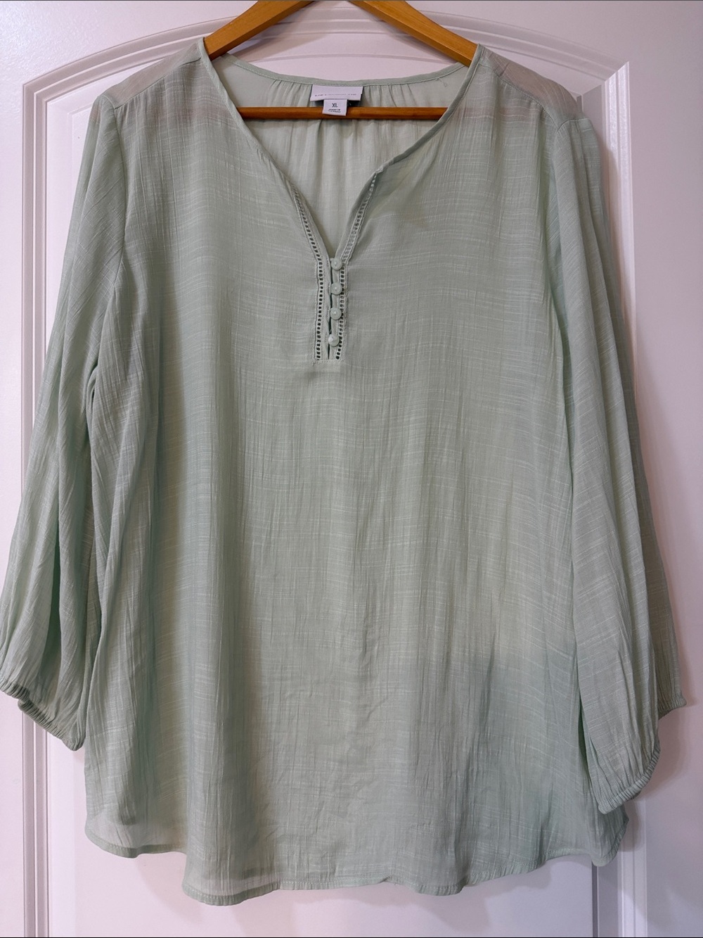 Liz Claiborne Pale Mint Split-Neck Tunic with Button Placket